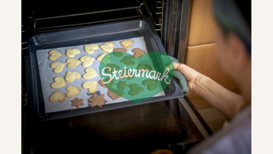 Baking cookies in advent | © Steiermark Tourismus | Tom Lamm
