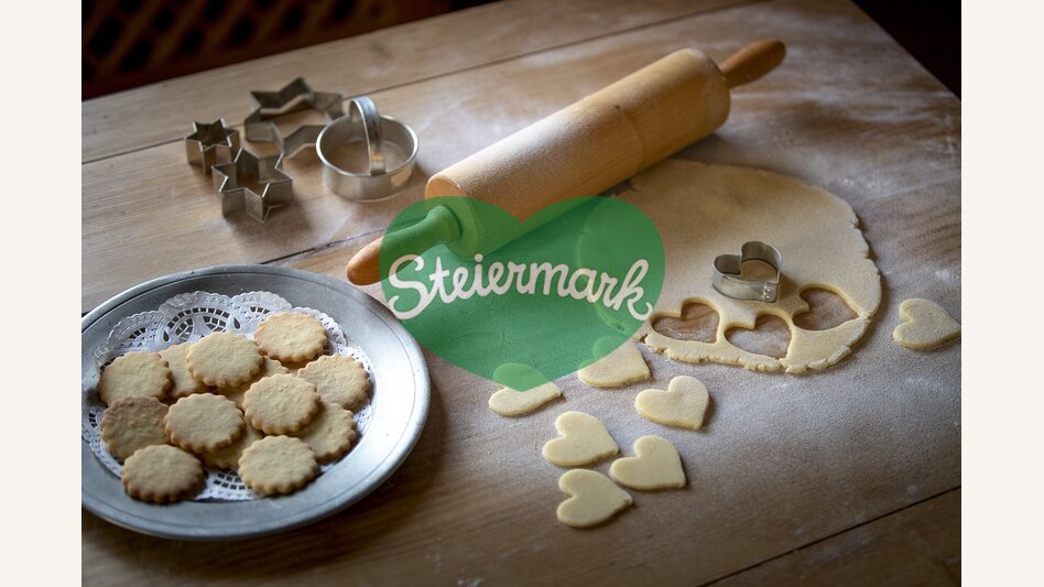 Baking cookies in advent | © Steiermark Tourismus | Tom Lamm
