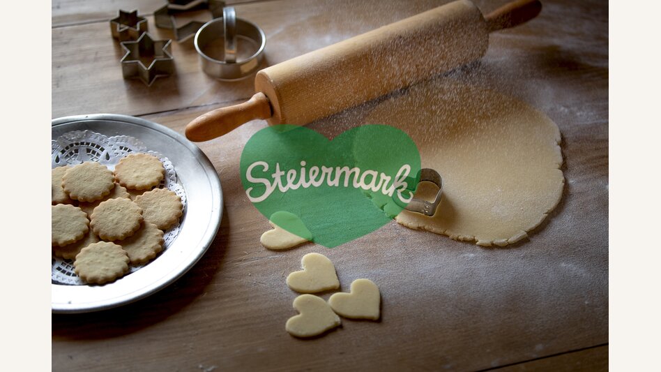 Baking cookies in advent | © Steiermark Tourismus | Tom Lamm