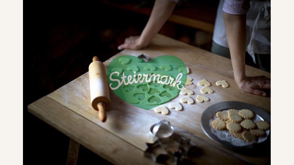 Baking cookies in advent | © Steiermark Tourismus | Tom Lamm