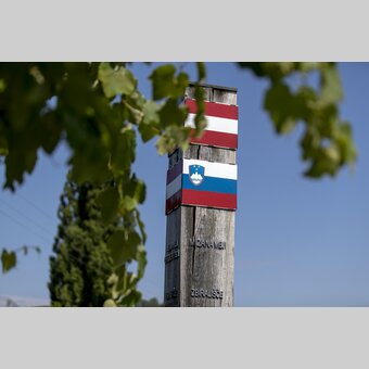 Border post in the southern Styrian border area | © Steiermark Tourismus | Tom Lamm