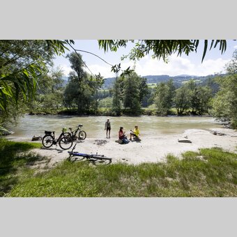 Cooling off on the Enns cycle path | © Steiermark Tourismus | Tom Lamm