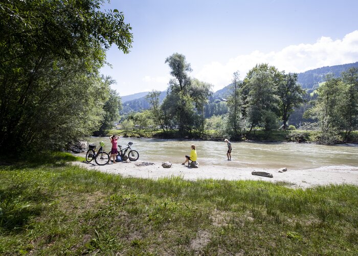 Cooling off on the Enns cycle path | © Steiermark Tourismus | Tom Lamm