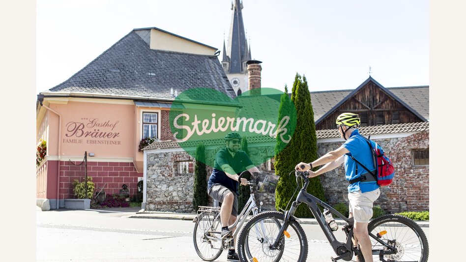 Cyclists in Weißkirchen | © Steiermark Tourismus | Tom Lamm
