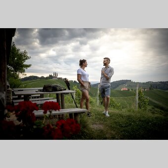 Hiking through the vineyards of southern Styria | © Steiermark Tourismus | Tom Lamm