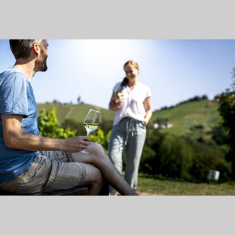 Enjoyable break in the middle of the South Styrian vineyards | © Steiermark Tourismus | Tom Lamm