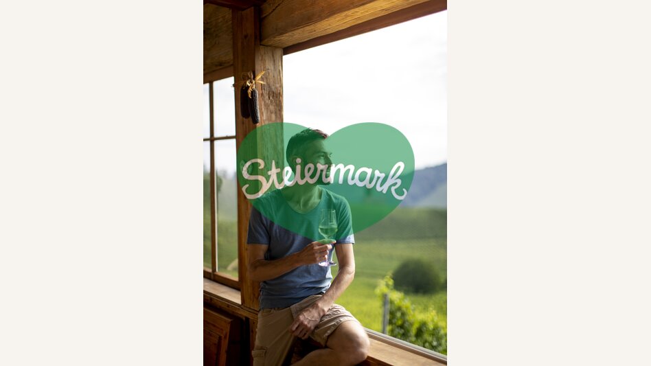 Enjoyable hours at the Buschenschank | © Steiermark Tourismus | Tom Lamm