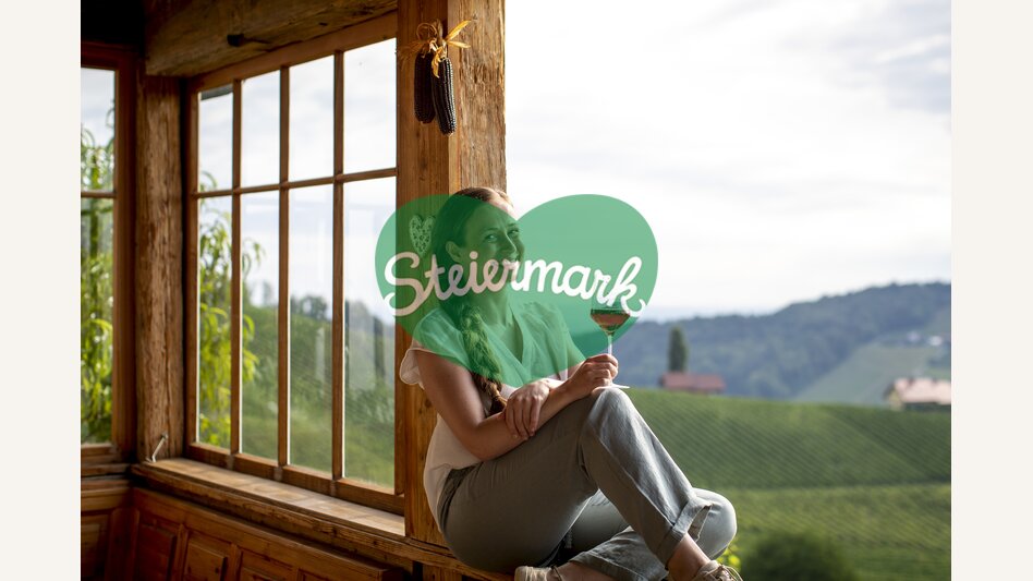 Enjoyable hours at the Buschenschank | © Steiermark Tourismus | Tom Lamm