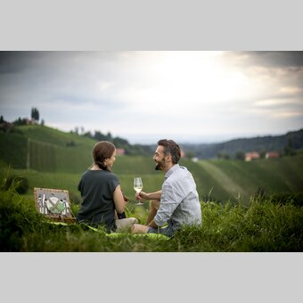 Enjoyable break in the middle of the South Styrian vineyards | © Steiermark Tourismus | Tom Lamm