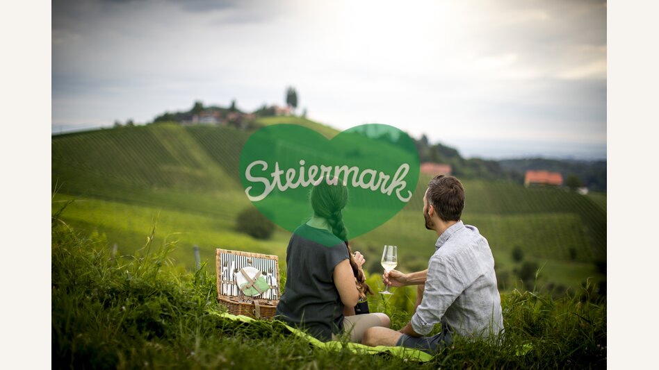 Enjoyable break in the middle of the South Styrian vineyards | © Steiermark Tourismus | Tom Lamm