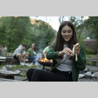 Plug bread for snack today | © Steiermark Tourismus | Jesse Streibl