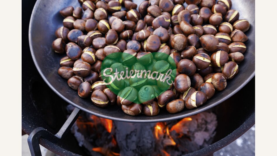 Ready to taste: chestnuts | © STG | Harry Schiffer