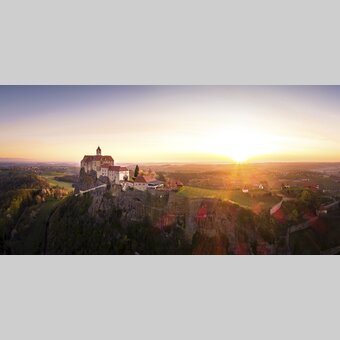 Riegersburg at sunrise | © Steiermark Tourismus | photo-austria.at