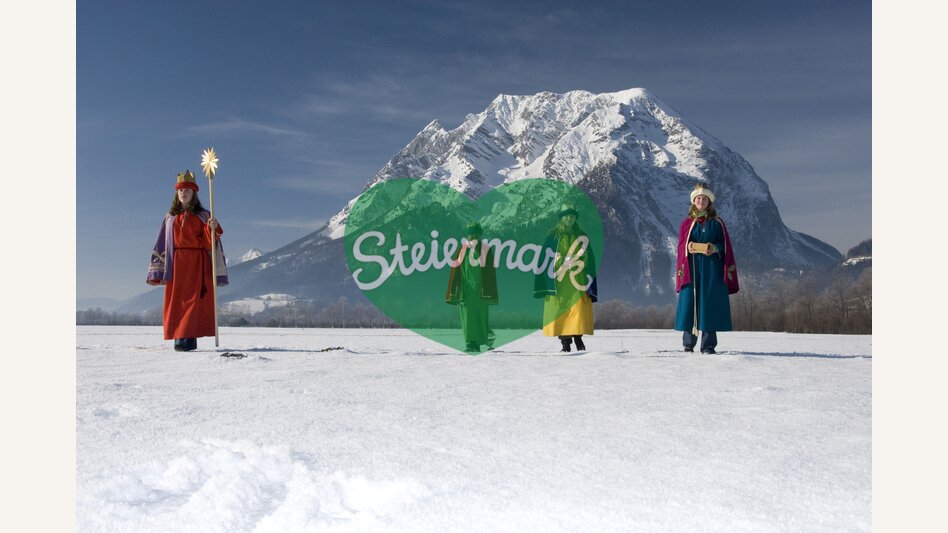 Sternsinger mit Grimming im Hintergrund | © STG | Atelier Jungwirth / Erich Hagspiel