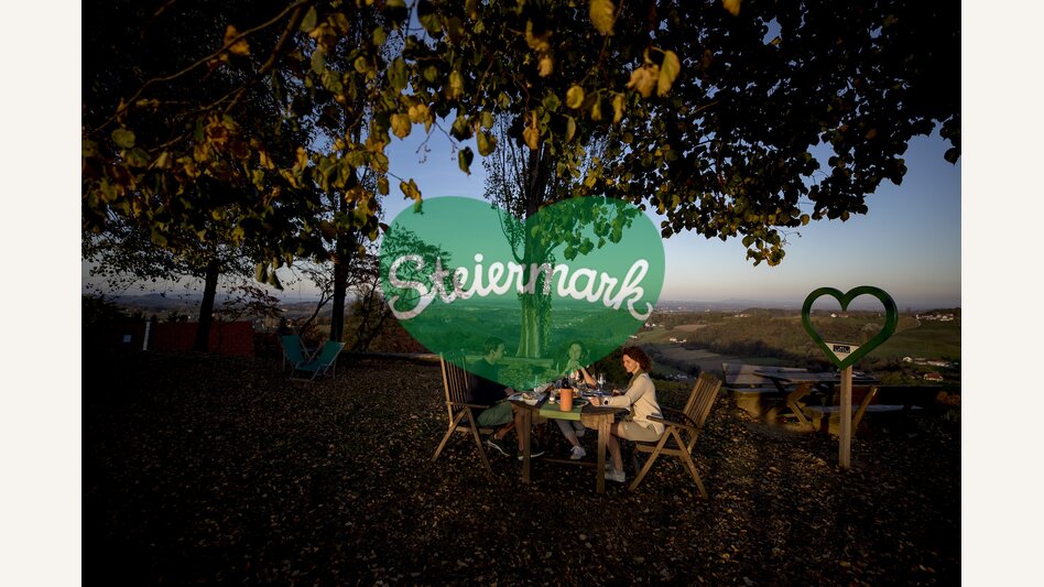 Buschenschank-snack at Adam am Schererkogl | © Steiermark Tourismus | Tom Lamm