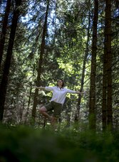 Yoga im Wald