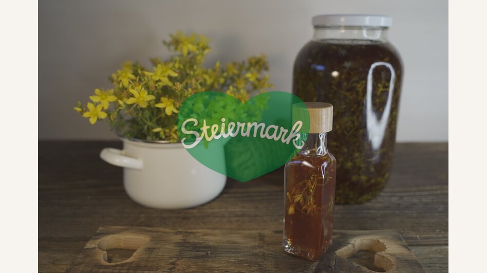 Joannis wort oil homemade | © Heilthermen Resort Bad Waltersdorf | Karina Dienbauer