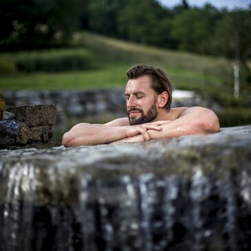 Naturbadeteich der Heiltherme Bad Waltersdorf