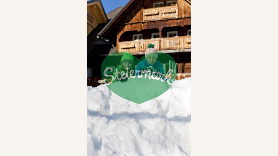 Kinder vor Ramsauer Bauernhaus | © STG | Tom Lamm