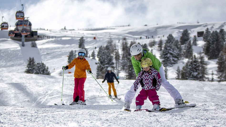 Familie mit Nachwuchs-Skifahrerin am Kreischberg
