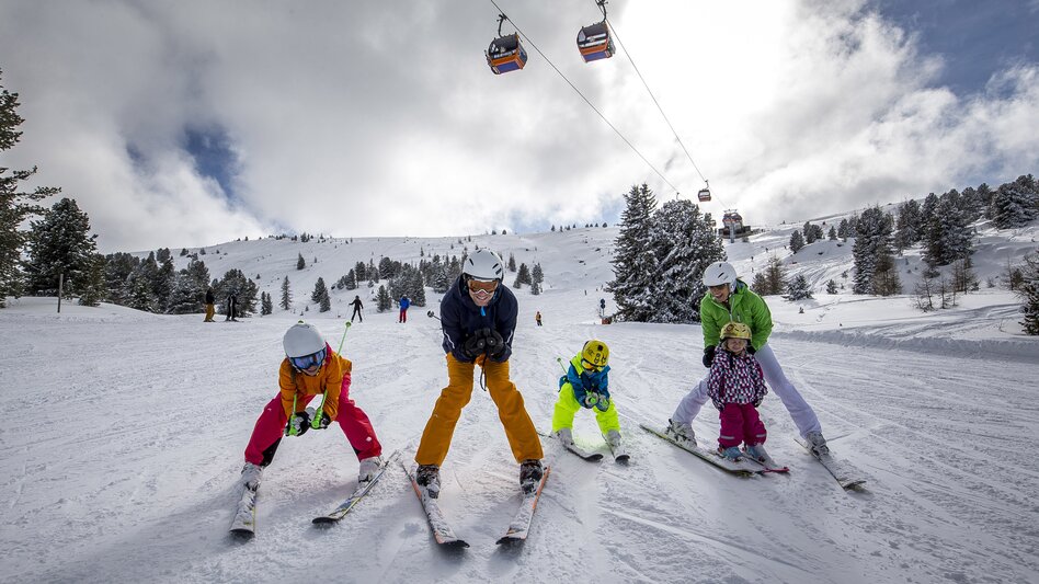 Familie mit Nachwuchs-Skifahrerin am Kreischberg