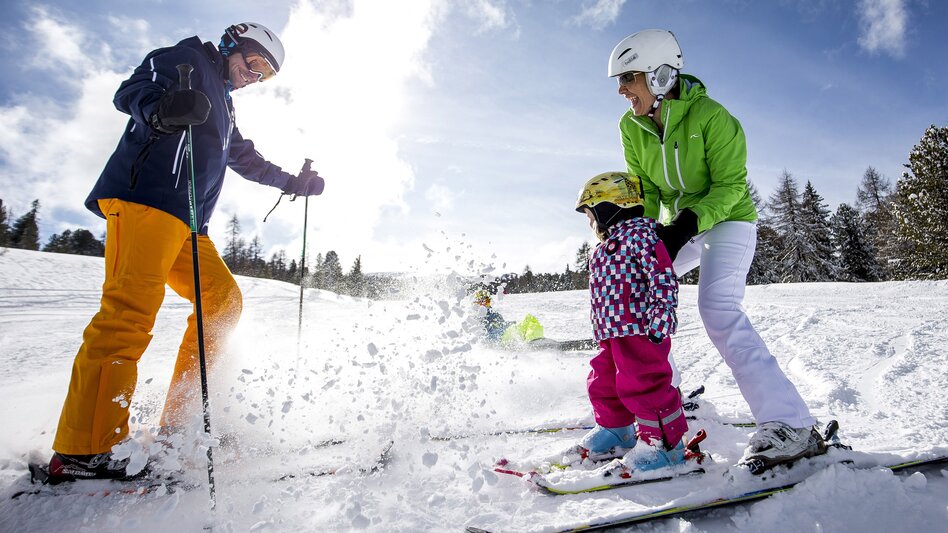 Familie mit Nachwuchs-Skifahrerin am Kreischberg
