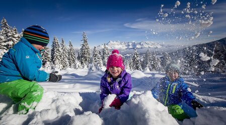 Schnee spielen auf der Hochwurzen | © Steiermark Tourismus | Tom Lamm
