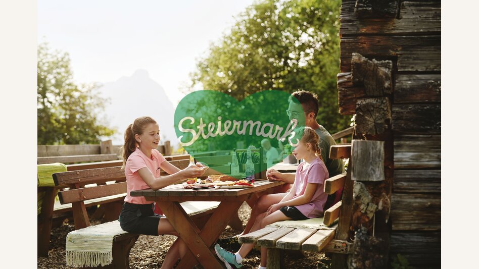 Einkehr auf der Ebneralm im Gesäuse | © TV Gesäuse | Michael Königshofer