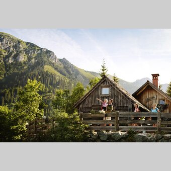 Einkehr auf der Ebneralm im Gesäuse | © TV Gesäuse | Michael Königshofer