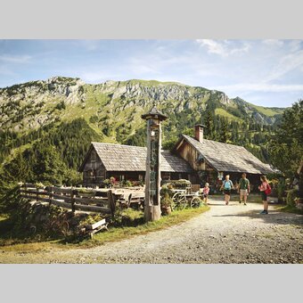 Einkehr auf der Ebneralm im Gesäuse | © TV Gesäuse | Michael Königshofer