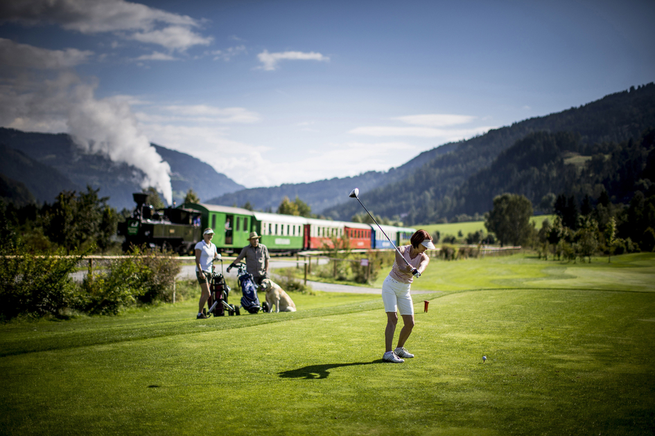Golfplatz Murau-Kreischberg mit Murtalbahn | © STG | Tom Lamm