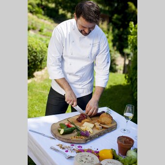 Stefan Eder vom Wellnesshotel Eder (Oststeiermark) tischt auf | © STG | Tom Lamm