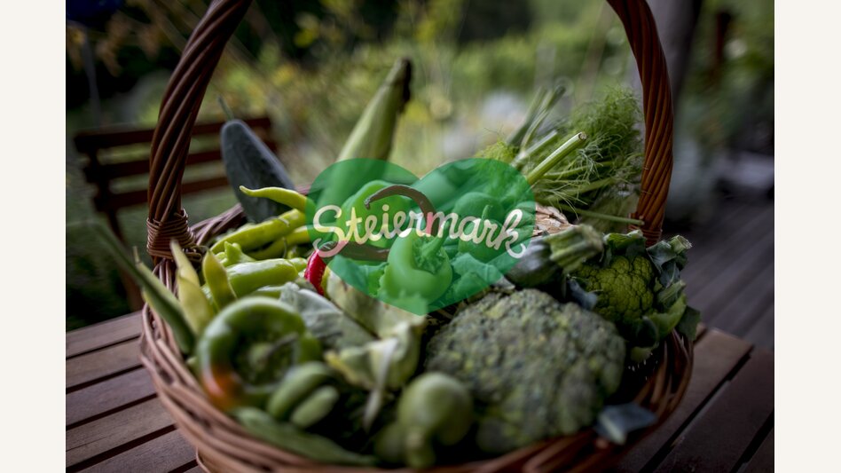 The culinary side of Styria: a basket of vegetables | © Steiermark Tourismus | Tom Lamm