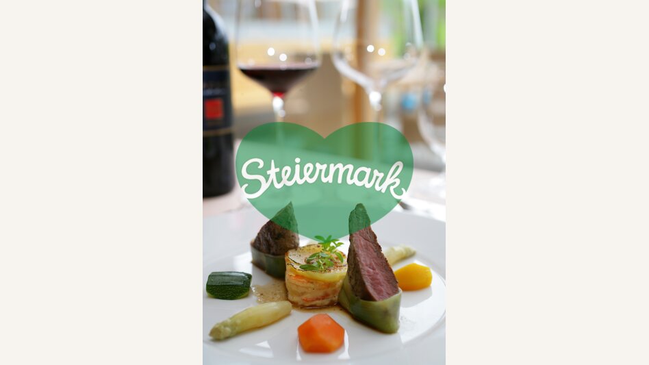 saddle of lamb on potatoe crowd | © Steiermark Tourismus | Harry Schiffer