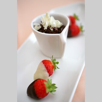 chocolate, mousse with strawberries | © Steiermark Tourismus | Harry Schiffer