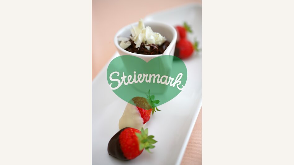 chocolate, mousse with strawberries | © Steiermark Tourismus | Harry Schiffer