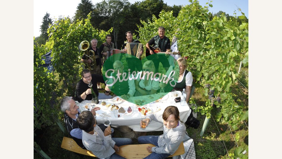 Picknick im Weingarten in Fötschach | © STG | Gery Wolf