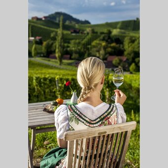 Weingenuss an der Südsteirsichen Weinstraße | © STG | Tom Lamm