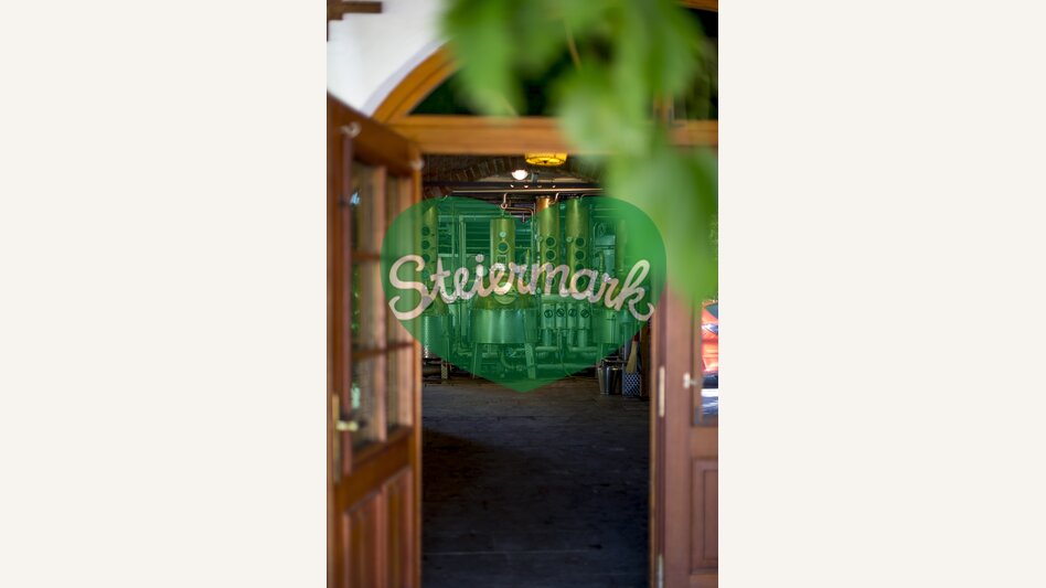Distillery at fruit grower Wilhelm at the Styrian apple route, close to Puch/Weiz | © Steiermark Tourismus | Tom Lamm