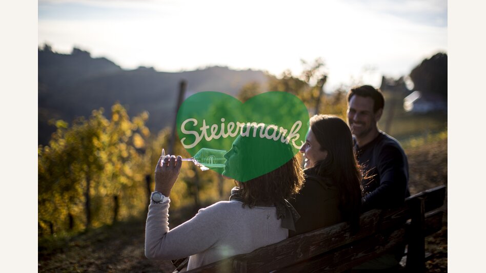 Stop at a Buschenschank during the Styrian Wine Country Cycling Tour: Adam at Schererkogl, Gamlitz | © Steiermark Tourismus | Tom Lamm