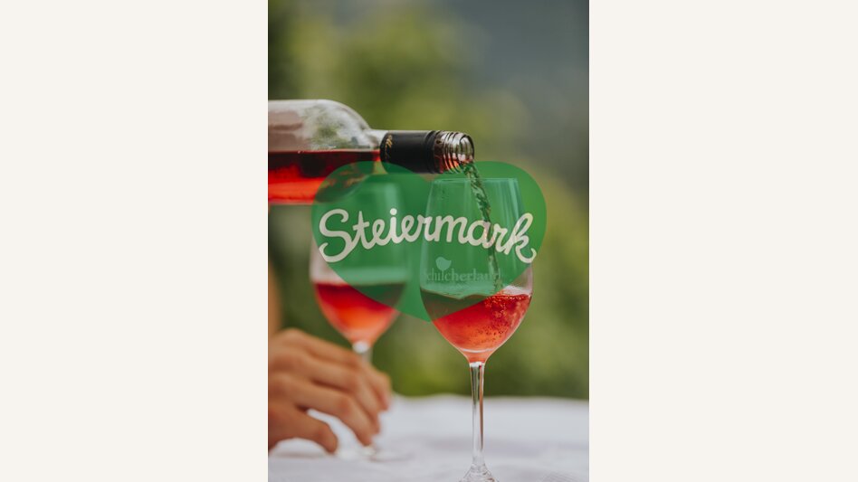 Schilcher of the "Blue Wildbacher-grape" | © Schilcherland Steiermark | Lupi Spuma