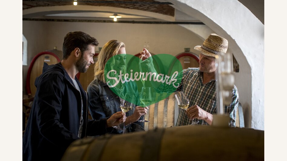 Wine tasting with Hans Söll, wine-growing estate Söll, Sernauberg | © Südsteiermark | Tom Lamm