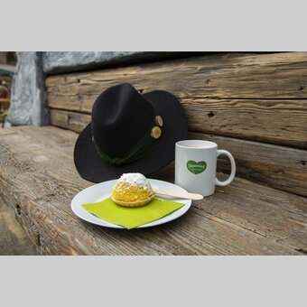 Sterz (Polenta) with coffee cup: a Styrian specialty | © Steiermark Tourismus | Jürgen Hammerschmid