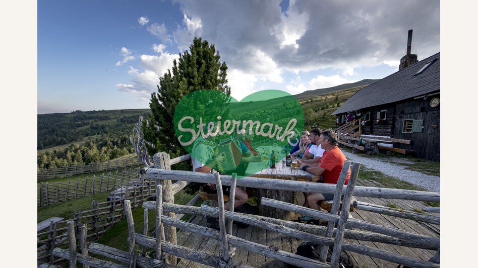 Stop during a hike: Rothaidenhütte at the Zirbitzkogel | © Steiermark Tourismus | Tom Lamm
