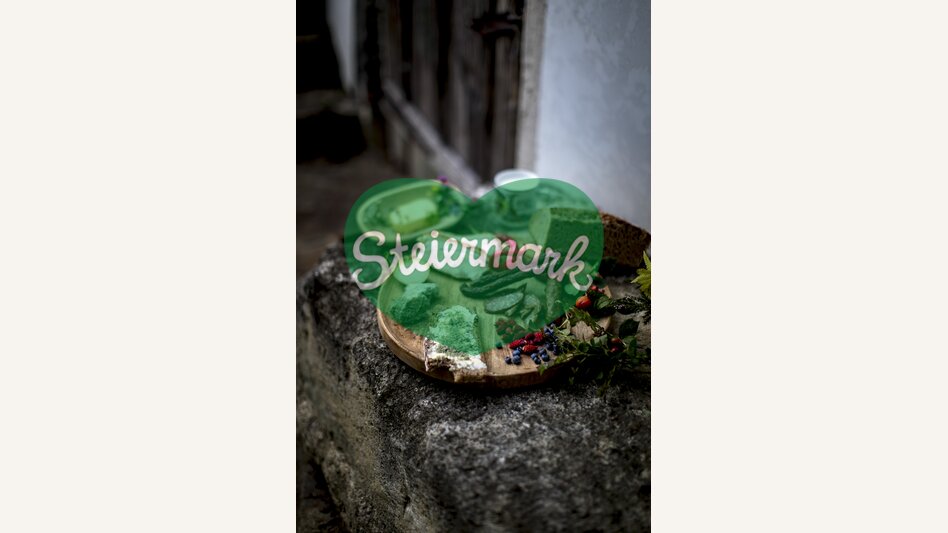 The culinary Styria: Styrian cheese (Steirerkas), speck, sausages, alp butter, coarse rye-bread, milk - the region Schladming-Dachstein | © Steiermark Tourismus | Tom Lamm