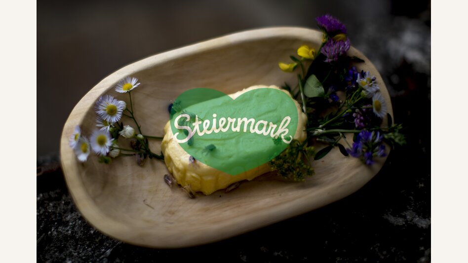 The culinary Styria: alp butter with herbs | © Steiermark Tourismus | Tom Lamm