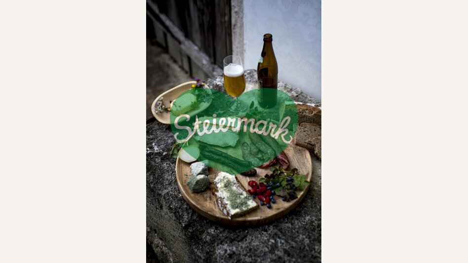 The culinary Styria: Styrian cheese (Steirerkas), speck, sausages, alp butter, coarse rye-bread, beer - the region Schladming-Dachstein | © Steiermark Tourismus | Tom Lamm