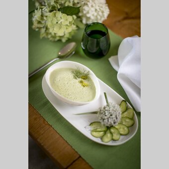 The culinary Green Heart: cold sweet soup of cucumber | © Steiermark Tourismus | Tom Lamm