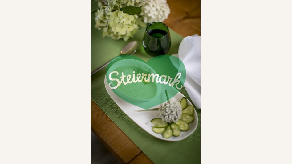 The culinary Green Heart: cold sweet soup of cucumber | © Steiermark Tourismus | Tom Lamm