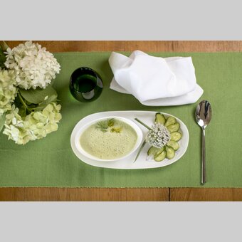 The culinary Green Heart: cold sweet soup of cucumber | © Steiermark Tourismus | Tom Lamm